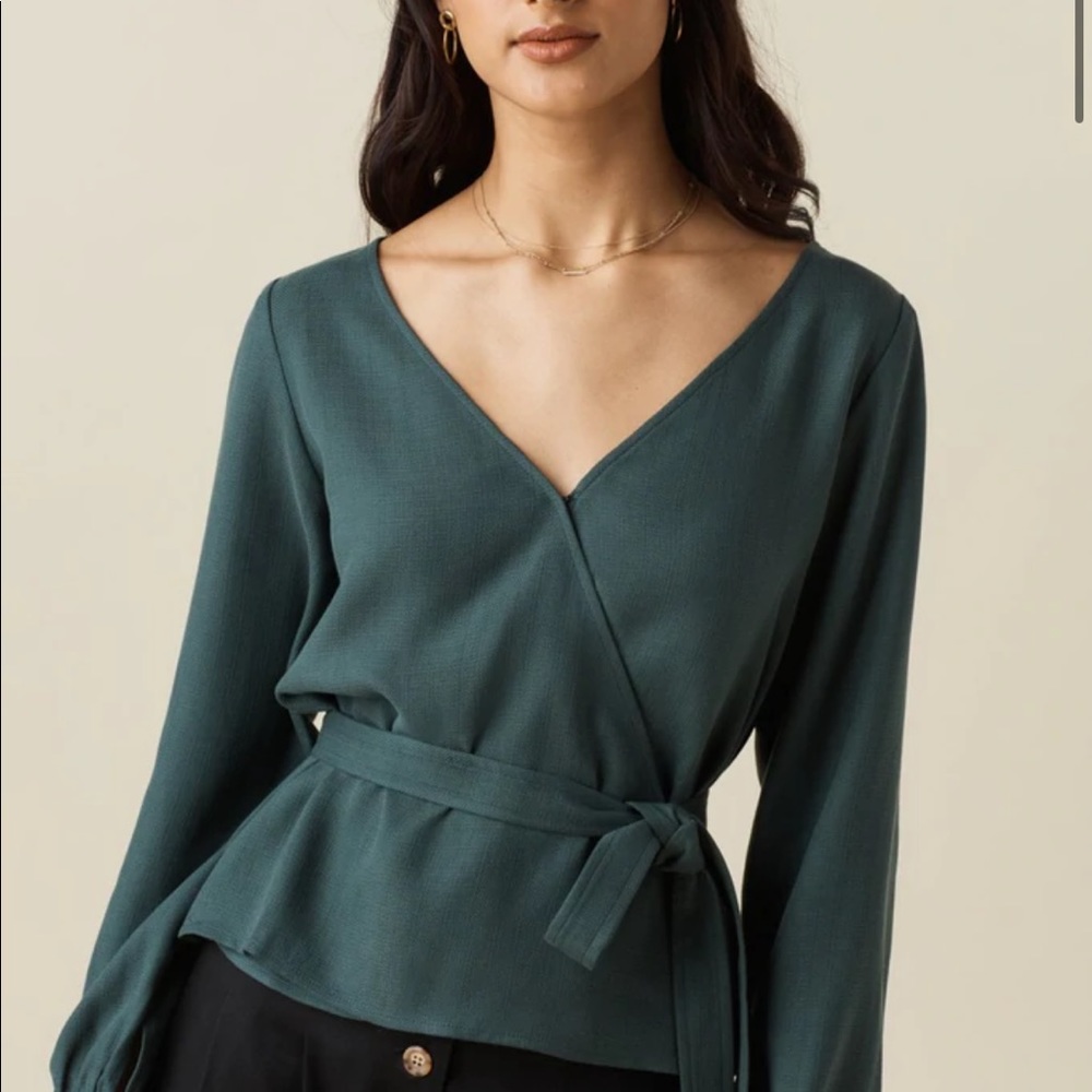 Vetta gathered sleeve top